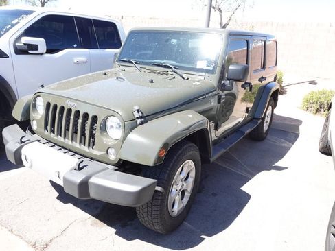 Used 2015 Jeep Wrangler Unlimited Sahara w/ Max Tow Package AWD/4WD image 2
