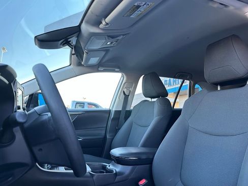 Used 2020 Toyota RAV4 LE image 15