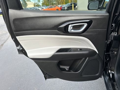 Used 2024 Jeep Compass Limited image 19