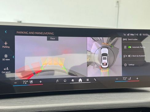 Used 2026 BMW 330i Sedan w/ Premium Package image 15