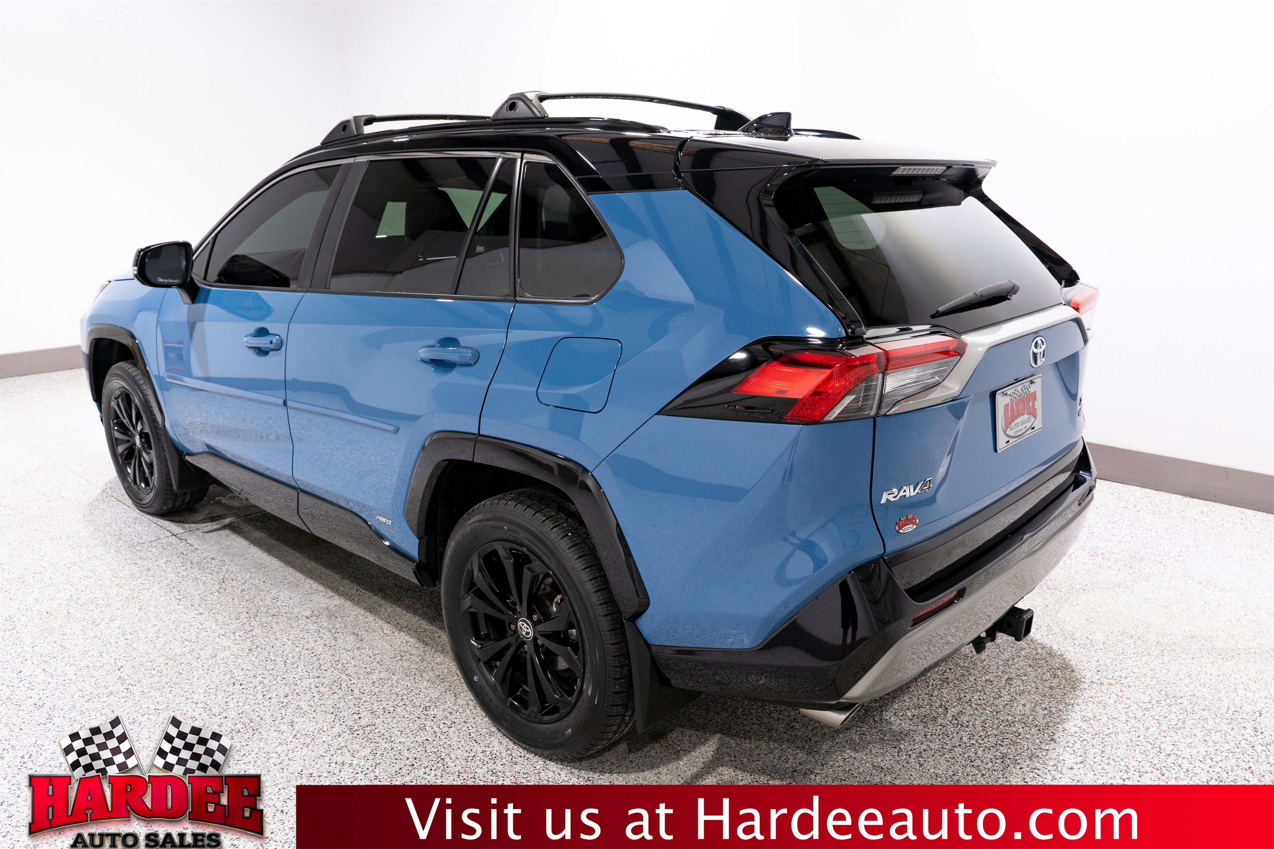 Used 2024 Toyota RAV4 XSE AWD/4WD image 3