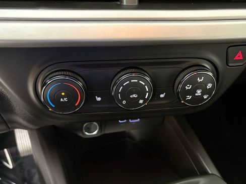 Used 2024 Chevrolet Trax RS image 29