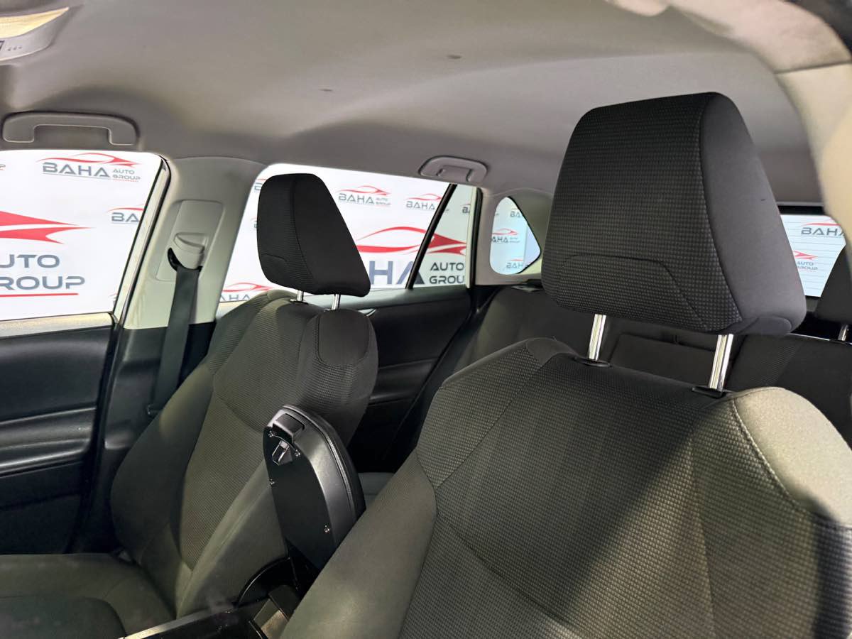 Used 2022 Toyota RAV4 LE AWD/4WD image 29