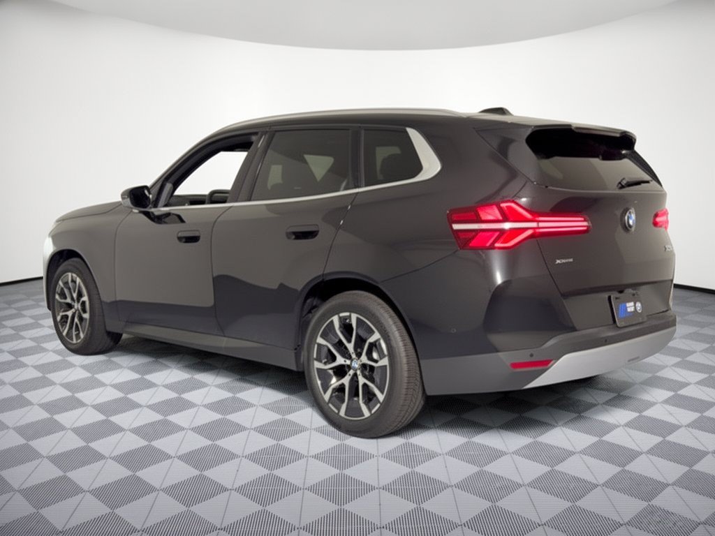 Used 2025 BMW X3 xDrive30i AWD/4WD image 3