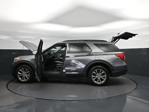 Used 2023 Ford Explorer XLT w/ Equipment Group 202A AWD/4WD image 46