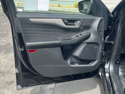 Certified 2022 Ford Escape SE w/ SE Sport Appearance Package FWD image 13