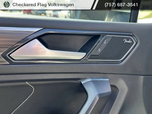 Used 2022 Volkswagen Tiguan SEL R-Line AWD/4WD image 15