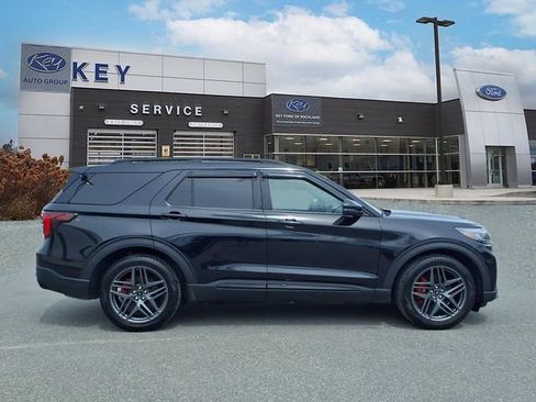 Used 2025 Ford Explorer ST AWD/4WD image 4