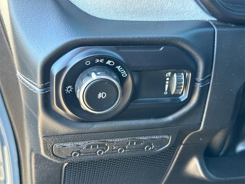 Used 2024 Jeep Wrangler Sahara image 26