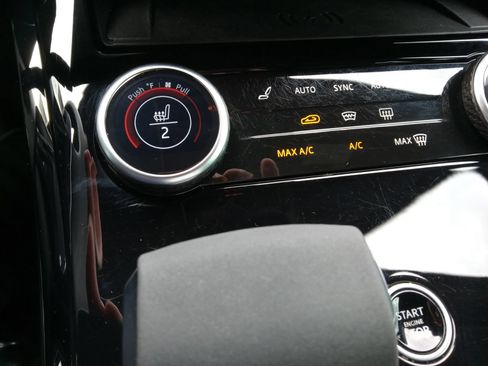 Used 2023 Land Rover Range Rover Sport SE AWD/4WD image 17