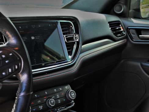 Used 2023 Dodge Durango GT RWD image 12