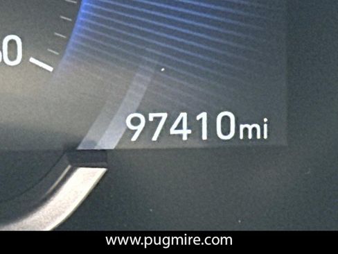 Used 2019 Hyundai Santa Fe SEL FWD image 27
