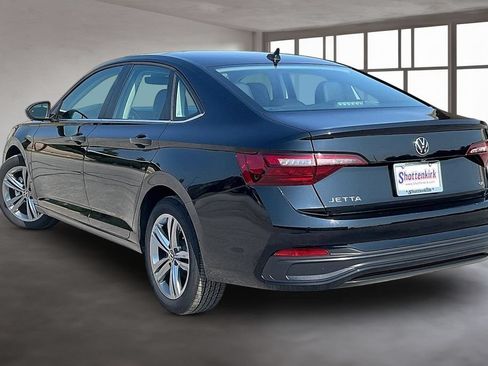 Used 2024 Volkswagen Jetta SE FWD image 4