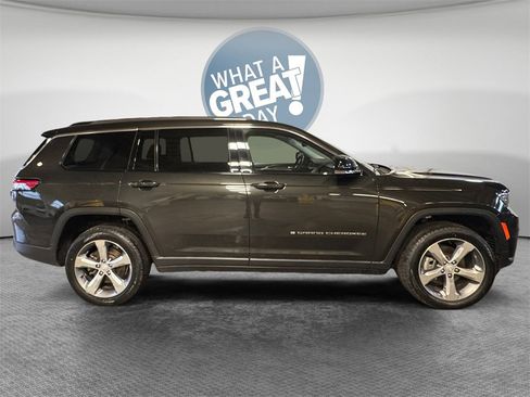 Used 2022 Jeep Grand Cherokee L Limited image 2