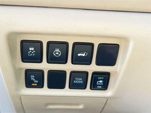 Used 2020 Nissan Pathfinder SL w/ Cargo Package image 10