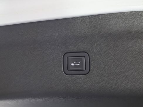 Used 2024 Buick Enclave Avenir w/ Avenir Technology Package image 12