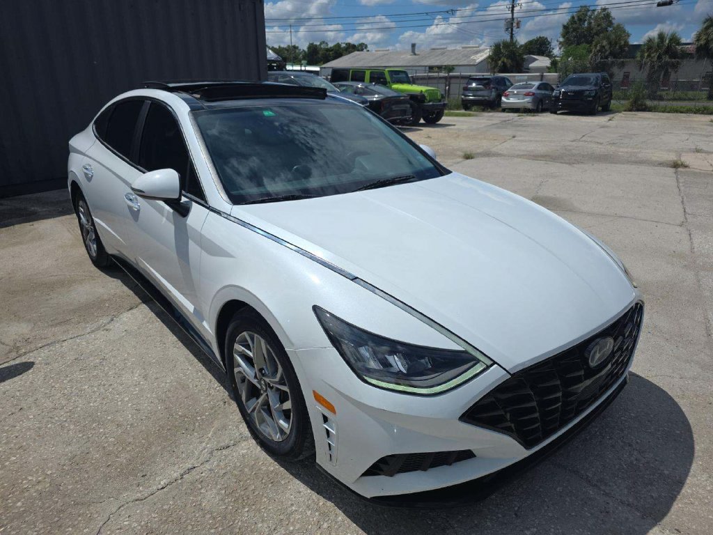 Used 2020 Hyundai Sonata SEL w/ Convenience + Sunroof Package FWD image 3