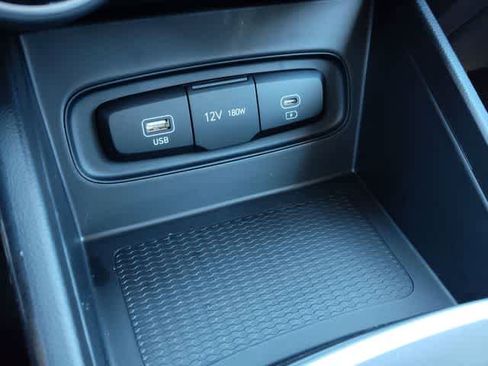 New 2026 Hyundai Venue SE image 24