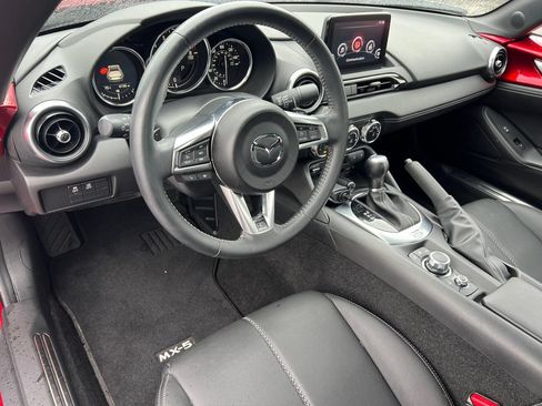 Used 2023 MAZDA MX-5 Miata Grand Touring RWD image 16