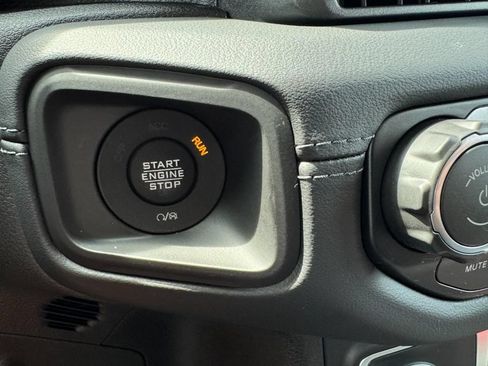 Used 2026 Jeep Wrangler Unlimited Rubicon AWD/4WD image 21