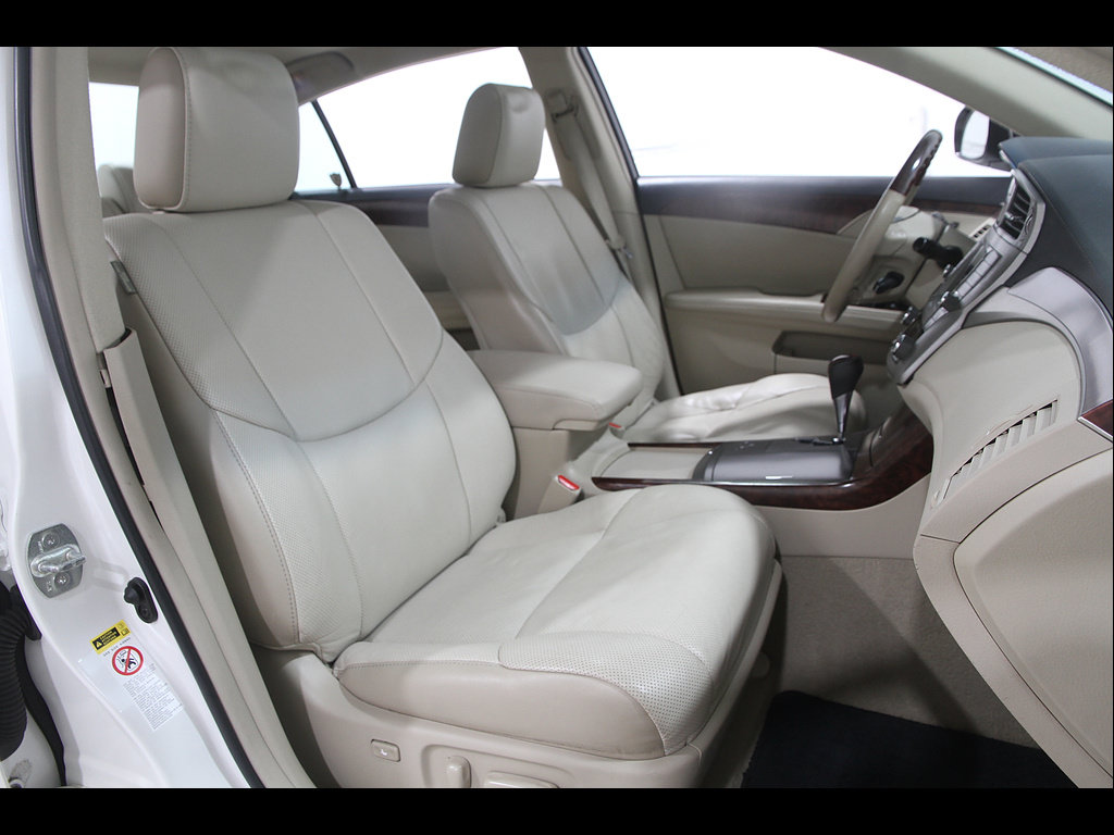 Used 2011 Toyota Avalon Limited FWD image 17
