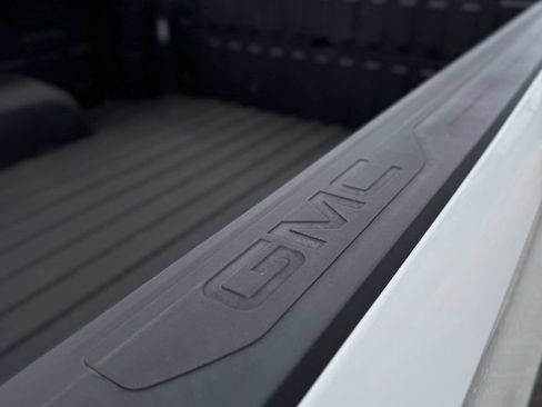 Used 2022 GMC Sierra 1500 AT4 w/ AT4 Premium Package AWD/4WD image 45