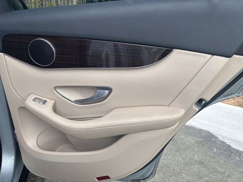 Used 2022 Mercedes-Benz GLC 300 w/ Premium Package Lite image 23