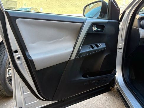 Used 2014 Toyota RAV4 XLE image 14