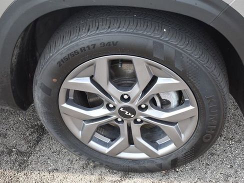 Certified 2024 Kia Seltos LX AWD/4WD image 11