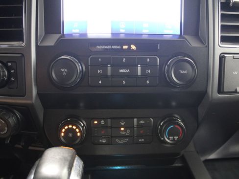 Used 2020 Ford F150 XLT w/ Equipment Group 302A Luxury AWD/4WD image 31