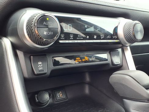 Used 2024 Toyota RAV4 XLE AWD/4WD image 14