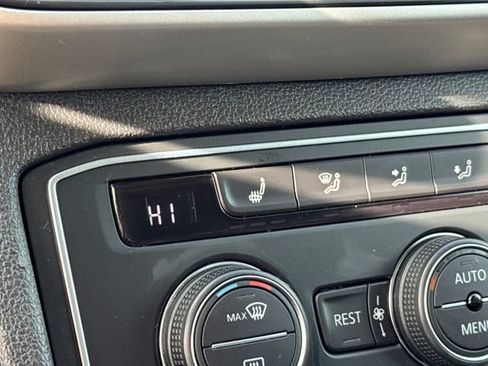 Used 2021 Volkswagen Atlas SE w/ Panoramic Sunroof Package image 22