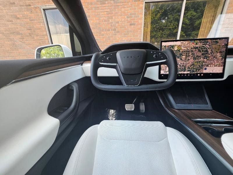 Used 2023 Tesla Model X AWD/4WD image 4