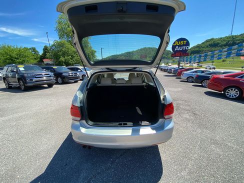 Used 2011 Volkswagen Jetta TDI FWD image 12
