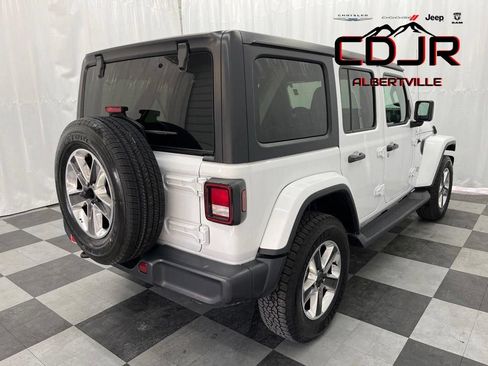 Used 2020 Jeep Wrangler Unlimited Sahara AWD/4WD image 4