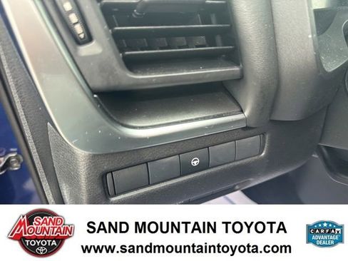 Used 2023 Nissan Rogue SV AWD/4WD image 14