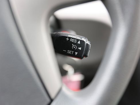 Used 2010 Toyota Camry LE image 34