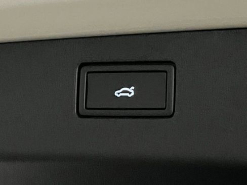 New 2026 Volkswagen Tiguan SE R-Line FWD image 40