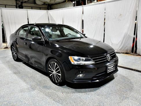 Used 2016 Volkswagen Jetta Sport FWD image 22