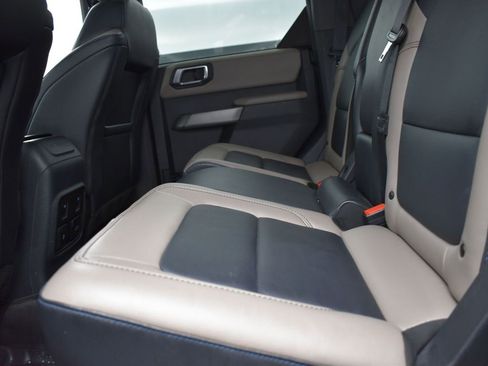 Used 2023 Ford Bronco Wildtrak image 16