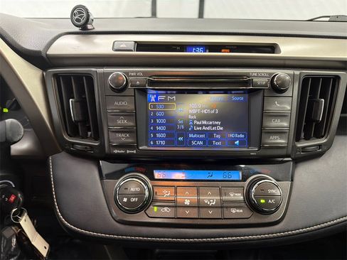 Used 2013 Toyota RAV4 XLE image 27