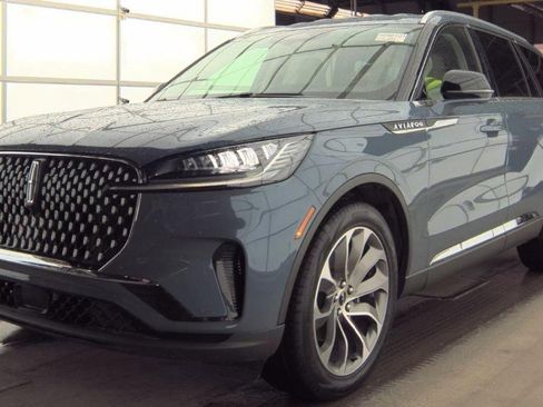 Used 2026 Lincoln Aviator 2WD image 1