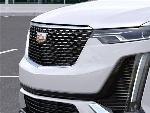 New 2025 Cadillac XT6 Luxury FWD image 13