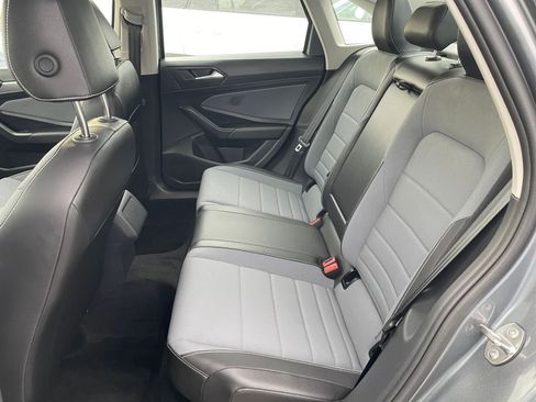 Used 2025 Volkswagen Jetta SE image 24