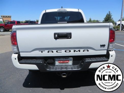 Used 2021 Toyota Tacoma TRD Sport image 7