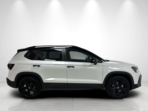 New 2026 Volkswagen Taos SE AWD/4WD image 6