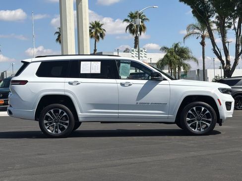 Used 2021 Jeep Grand Cherokee L Overland w/ Advanced Protech Group III AWD/4WD image 2