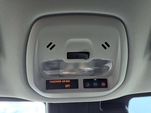 Used 2025 Chevrolet Trax LT w/ LT Convenience Package FWD image 14