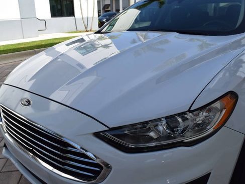 Used 2020 Ford Fusion SE FWD image 11