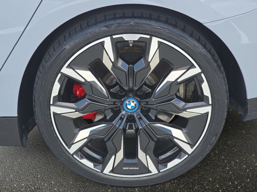 Used 2024 BMW i5 M60 w/ Executive Package AWD/4WD image 30